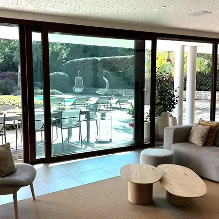 Tres Belle Moderne -les Golfs St Raphael فيلة Saint-Raphaël