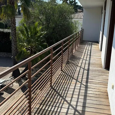 Tres Belle Valescure Raphael -piscine Chauffee Villa